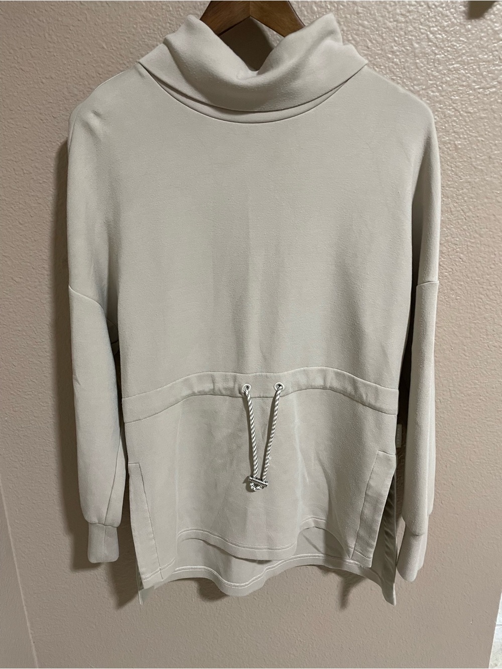 Varley Freya Sweat Pullover in Light Cream